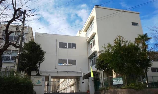 小学校　横浜市立柏尾小学校（小学校）まで1325m