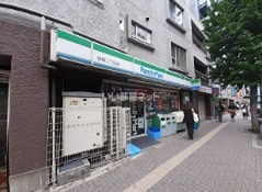 コンビニ　ファミリーマート 笹塚二丁目店（コンビニ）まで127m