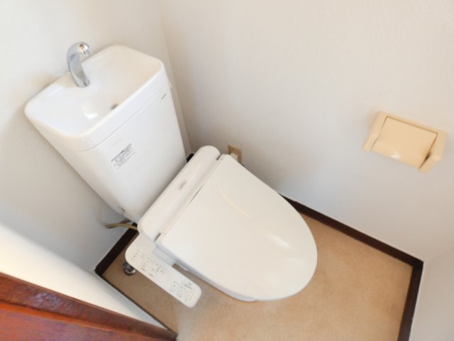 ＪＲ五日市線 東秋留駅 徒歩17分 2階建 築34年のトイレ写真