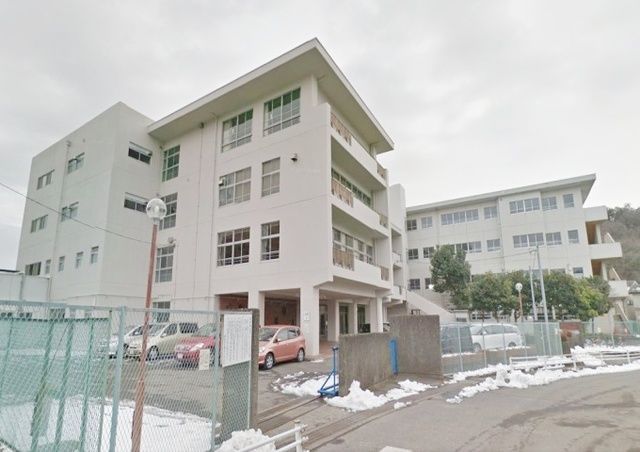 小学校　鎌倉市立関谷小学校（小学校）まで410m
