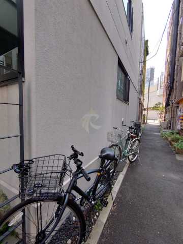 その他　Billy House