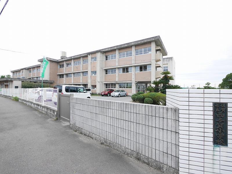 小学校　佐賀市立西与賀小学校（小学校）まで1182m
