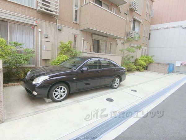 駐車場　駐車場