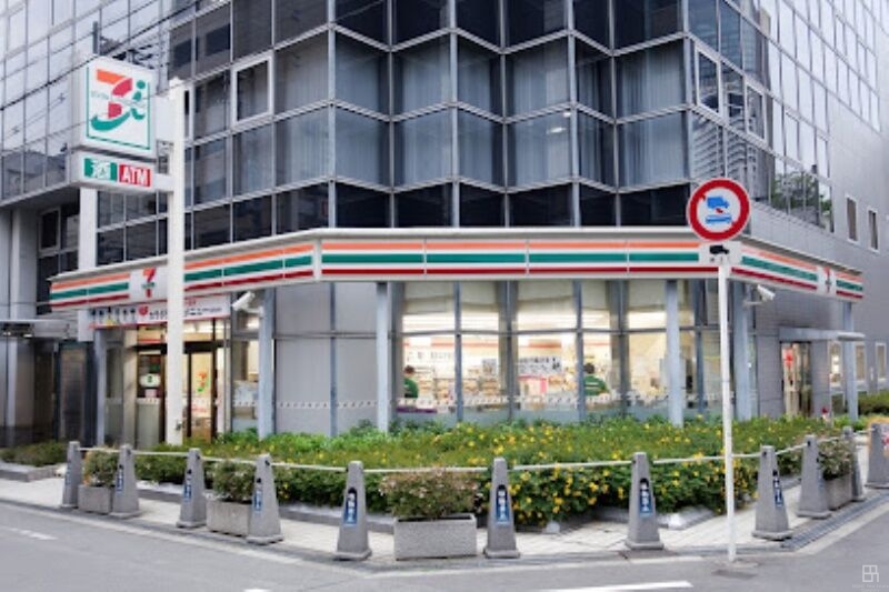 コンビニ　セブンイレブン大阪江戸堀1丁目西店（コンビニ）まで75m