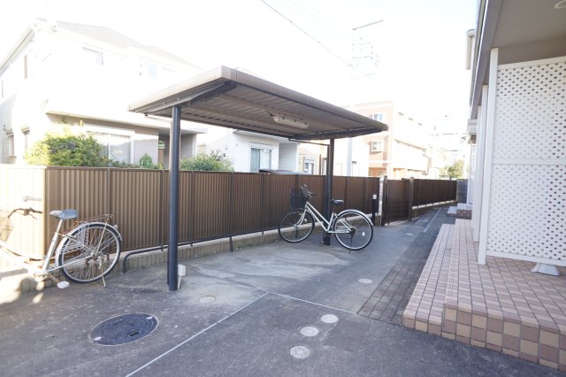 その他共有部分　共用部には駐輪場あり♪