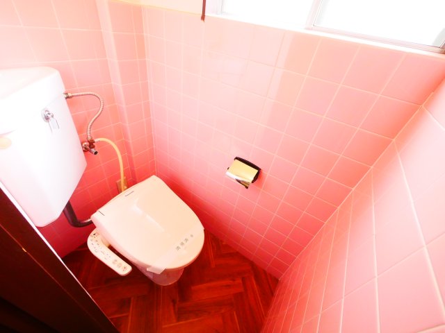 足代北貸家のトイレ写真