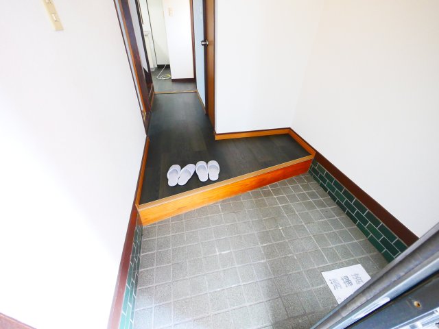 足代北貸家の玄関写真