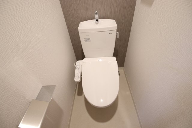 トイレ　※別号室に写真