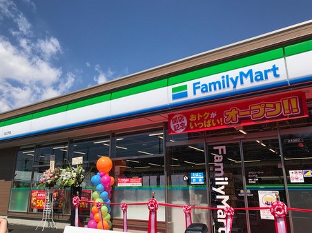 コンビニ　ファミリーマート 小石川ゆたて坂店（コンビニ）まで361m