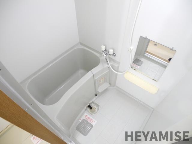 バス・シャワールーム　※同物件の反転間取りのお部屋写真です※