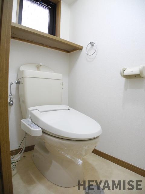 トイレ　※同物件の反転間取りのお部屋写真です※