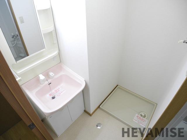 洗面設備　※同物件の反転間取りのお部屋写真です※