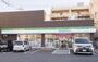 コンビニ　ファミリーマート小豆沢環八通り店（コンビニ）まで379m
