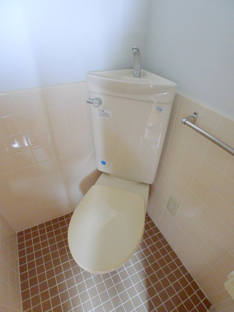 地下鉄鶴舞線 御器所駅 徒歩3分 5階建 築52年のトイレ写真