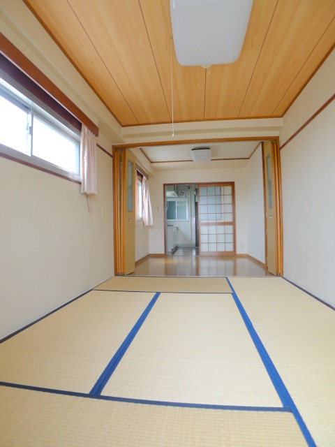 地下鉄鶴舞線 御器所駅 徒歩3分 5階建 築52年の居間写真