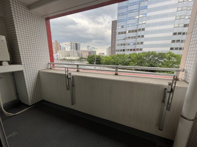 バルコニー　※別タイプ参考写真