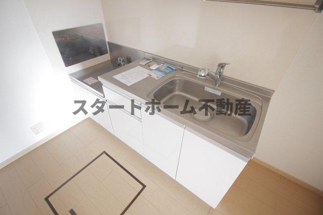 キッチン　コンパクトなキッチンで掃除もラクラク