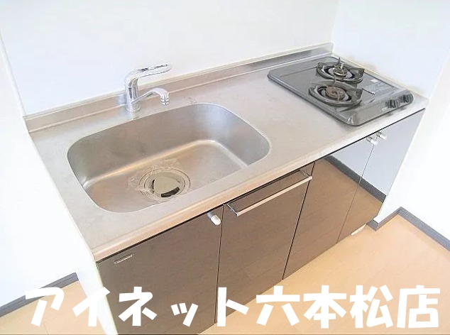 キッチン　調理スペースがしっかりございます