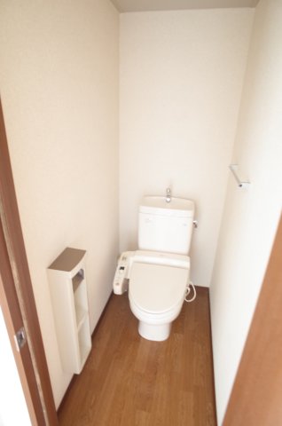 トイレ　ウォシュレット完備