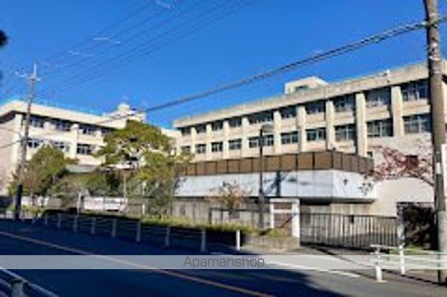 中学校　大森第十中学校（中学校）まで293m