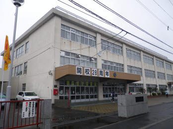 小学校　札幌市立平岡小学校（小学校）まで243m