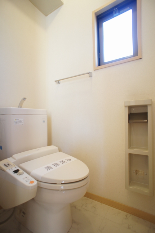 ウヴェール・メゾン安塚Bのトイレ写真