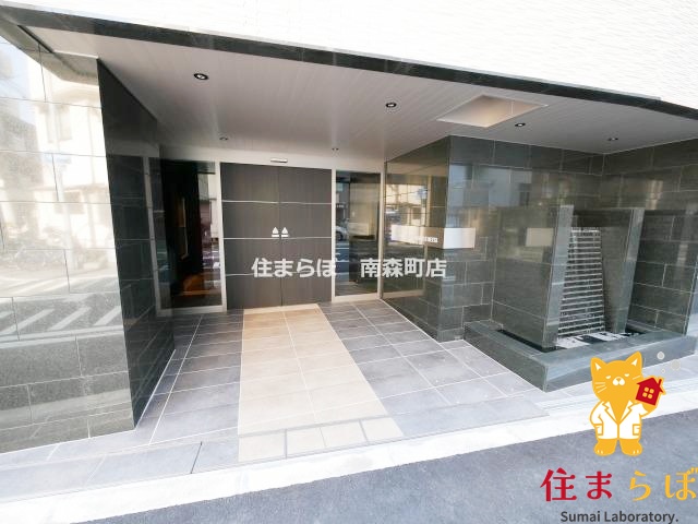地下鉄御堂筋線 中津駅 徒歩5分 13階建 築8年の外観写真