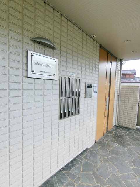 ロビー　★オートロック付きマンションで安心です★