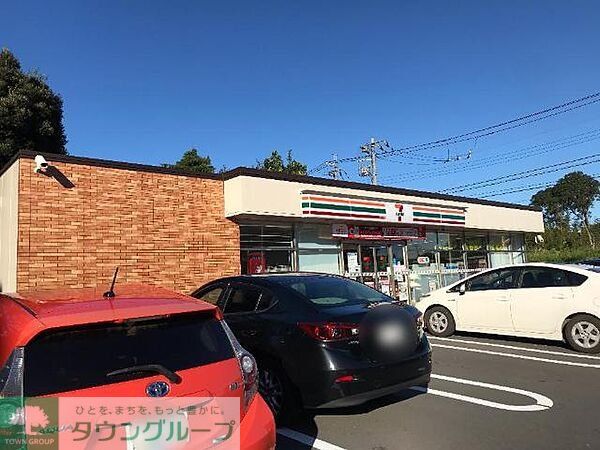 コンビニ　セブンイレブン四街道インター店（コンビニ）まで460m