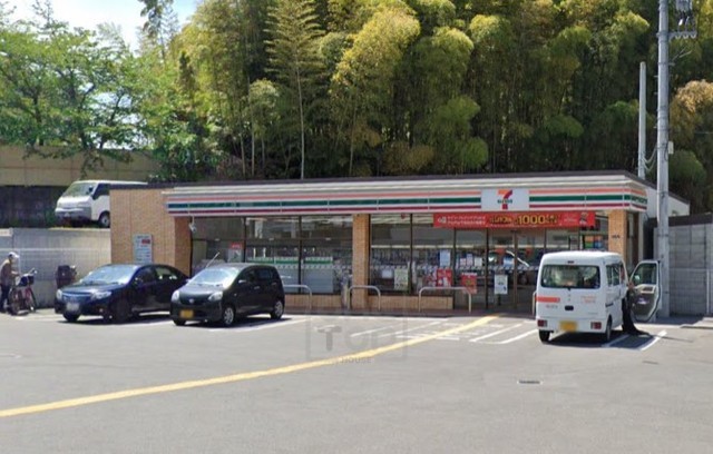 コンビニ　セブンイレブン　吹田山田東1丁目店（コンビニ）まで725m