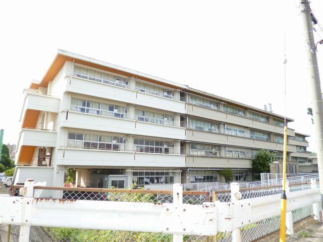 小学校　横浜市立都田西小学校（小学校）まで1674m