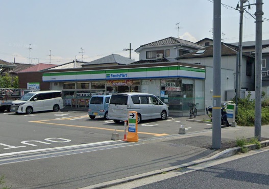 コンビニ　ファミリーマート 伊丹中野東店（コンビニ）まで298m