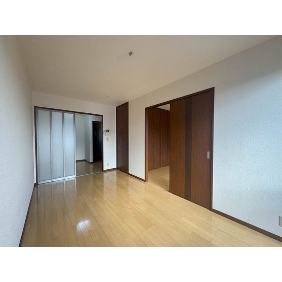 ベルハイム参番館Bの居間写真