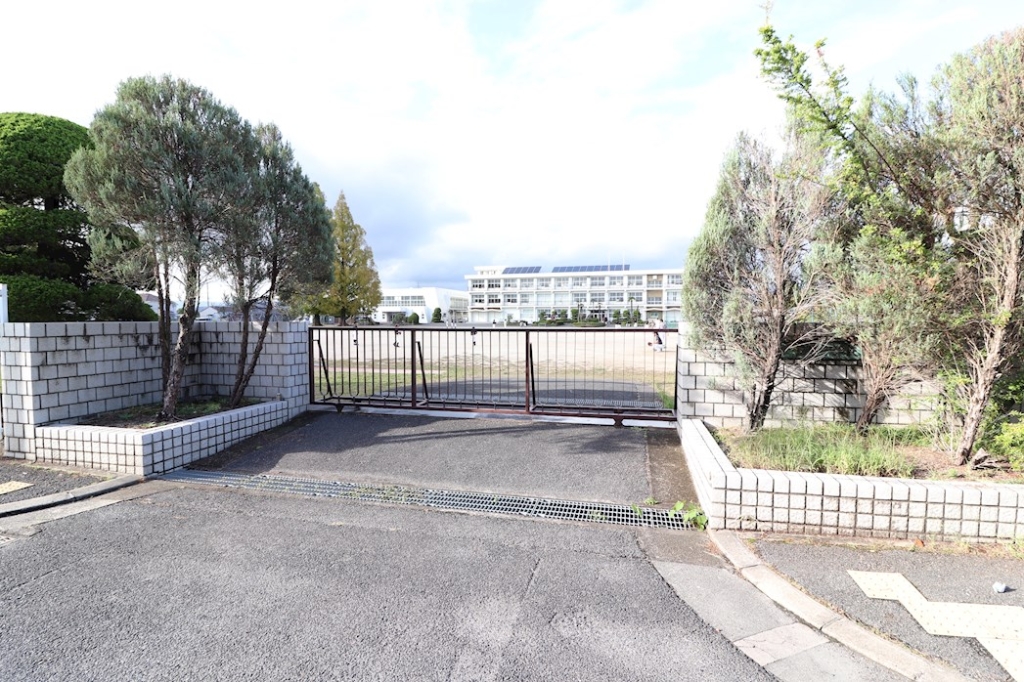 近鉄田原本線 黒田駅 徒歩16分 2階建 築8年の周辺写真