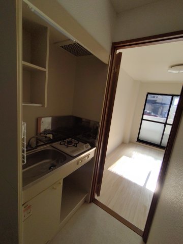 キッチン　同建物内別部屋の写真です。