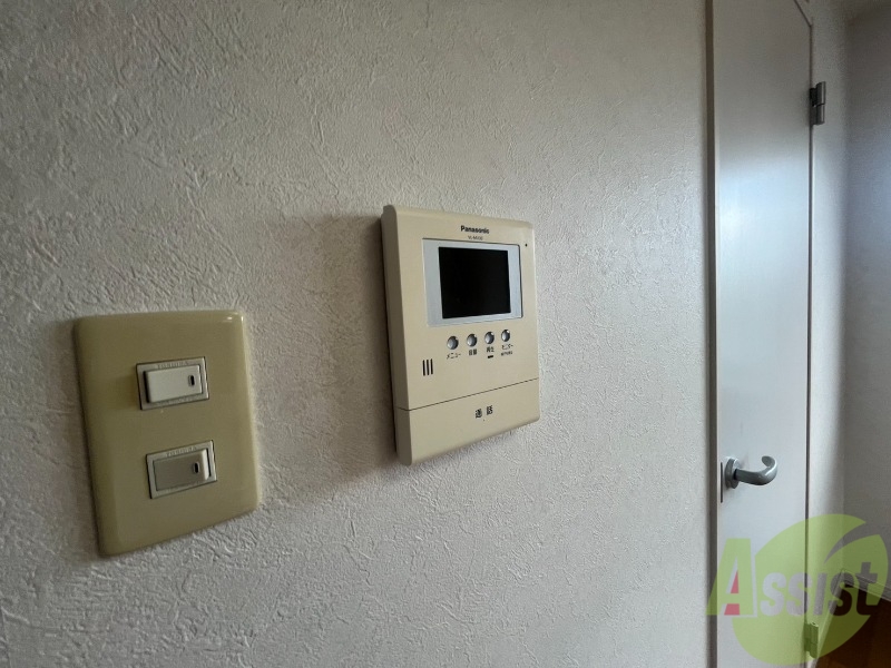 セキュリティ　ＴＶモニター付インターホンです。来客者の顔が見えるので安心！