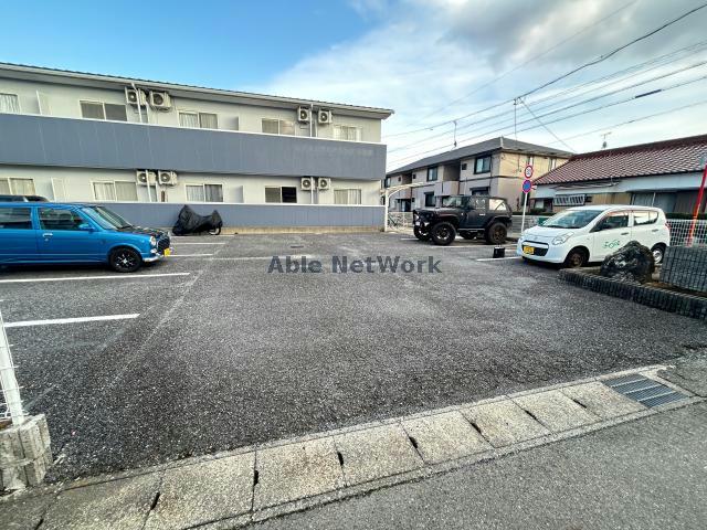駐車場　駐車場