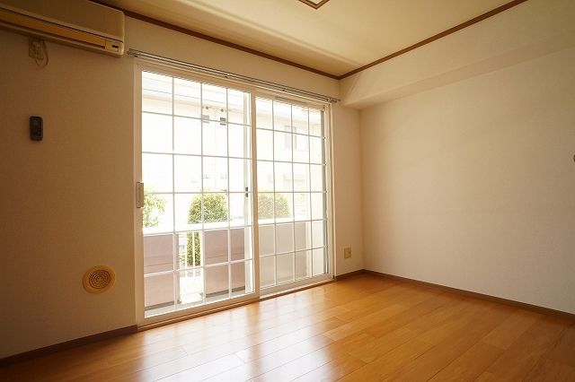 サザンクロス Iの居間写真