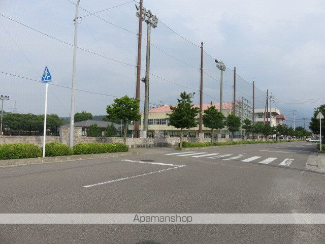 中学校　南中学校（中学校）まで1020m