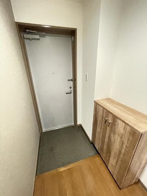 東急大井町線 上野毛駅 徒歩12分 5階建 築31年の玄関写真