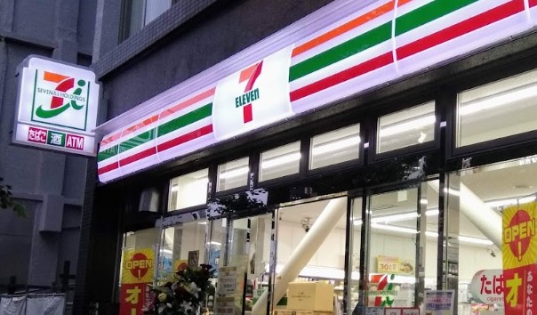 コンビニ　セブンイレブン台東蔵前2丁目店（コンビニ）まで148m