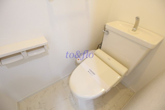 東急田園都市線 鷺沼駅 徒歩9分 5階建 築32年のトイレ写真
