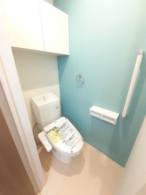近鉄湯の山線 伊勢川島駅 徒歩6分 2階建 築5年のトイレ写真