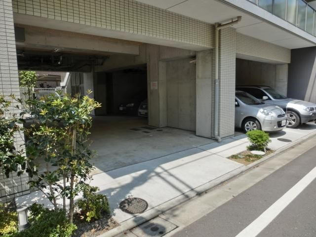 駐車場　敷地内駐車場