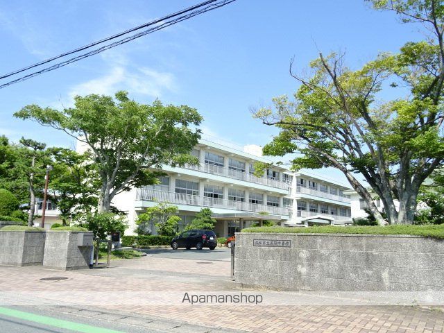 中学校　篠原中学校（中学校）まで368m