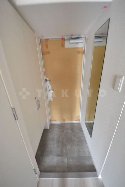 セレニテ新大阪プリエの玄関写真