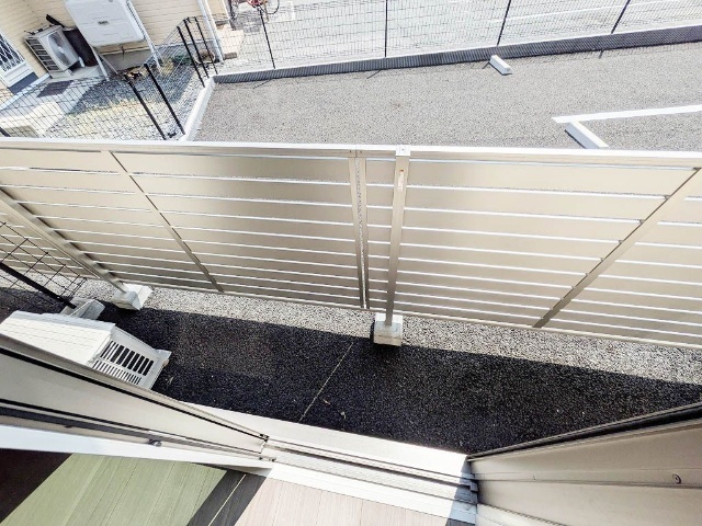 バルコニー　類似室内