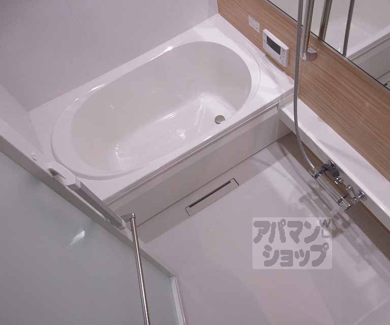 バス・シャワールーム　ゆったりバスルーム！