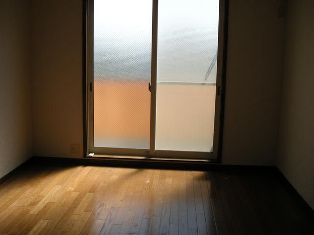 京王相模原線 南大沢駅 徒歩10分 2階建 築26年の居間写真