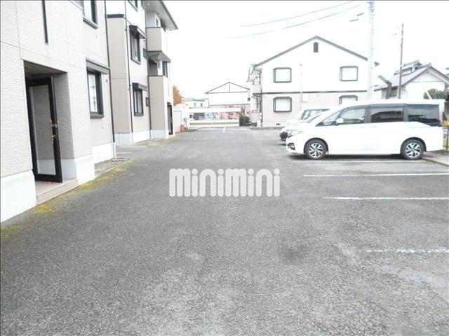 駐車場　駐車場は縦列２台可能です